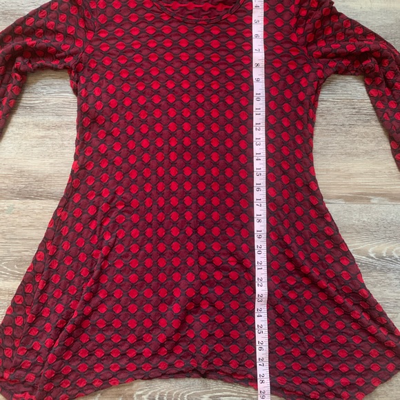 Tianello by Steven Barraza Textured Red & Black Patterned Tunic M - Picture 4 of 5